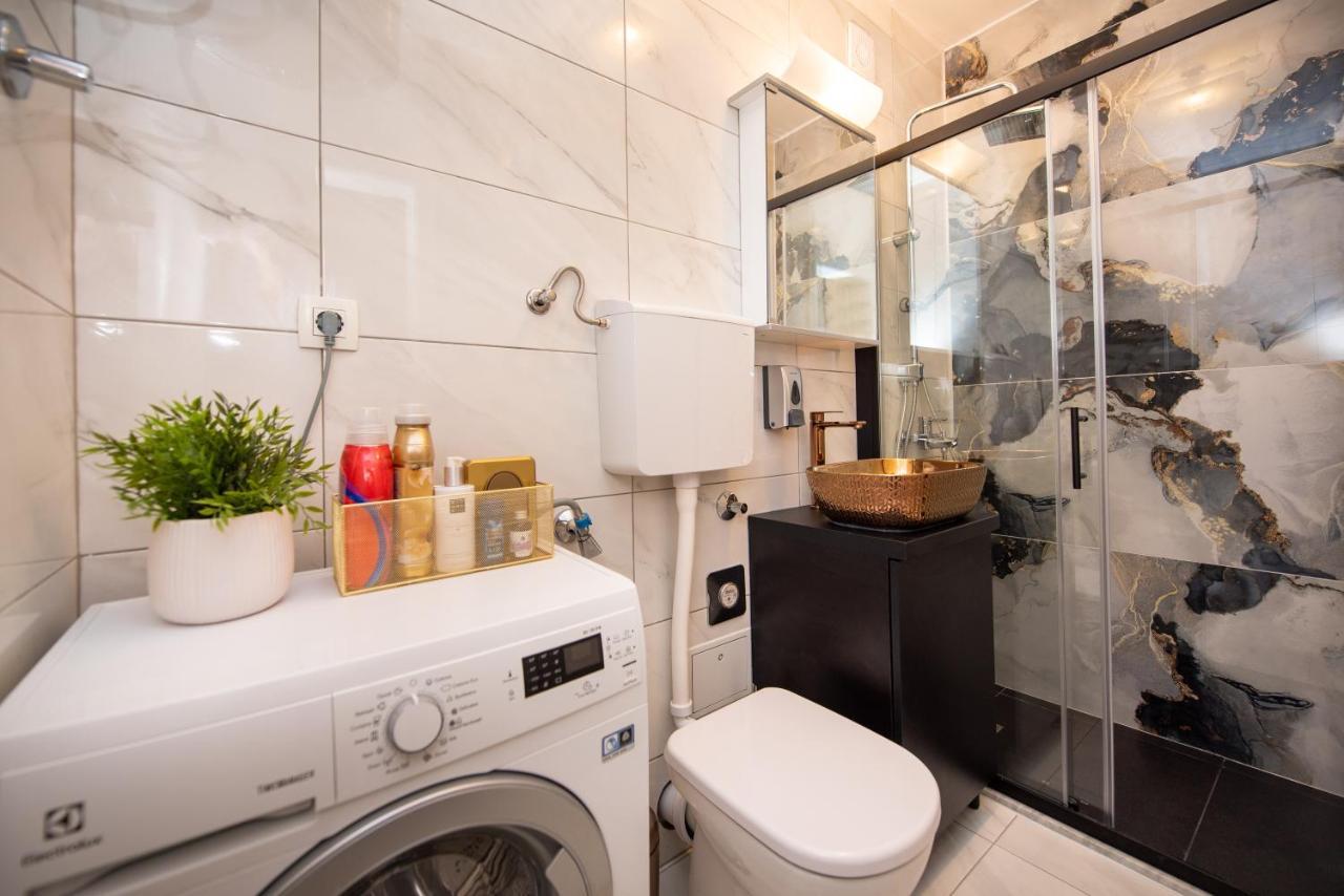 Royal Elegance Apartment *